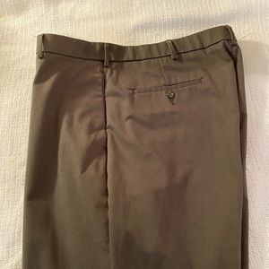 Men’s Dockers pants. 38/32. Dark khaki green.